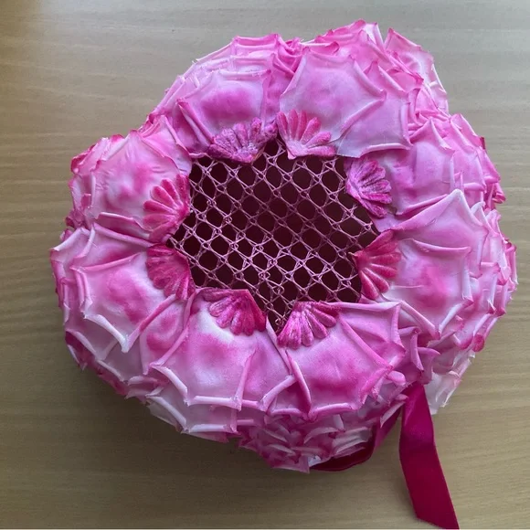 Vintage pink Hat petals rose